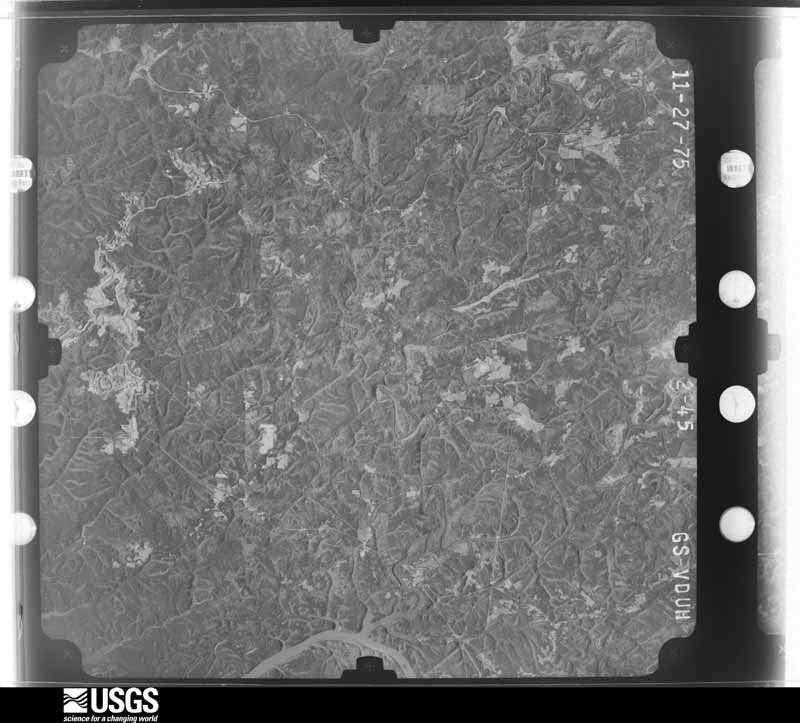 U.S. Geological Survey aerial photograph, 1975-12-01, scale 1:78000
