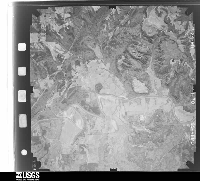 U.S. Geological Survey aerial photograph, 1990-02-01, scale 1:30000