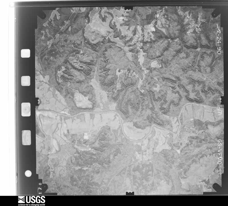 U.S. Geological Survey aerial photograph, 1990-02-01, scale 1:30000