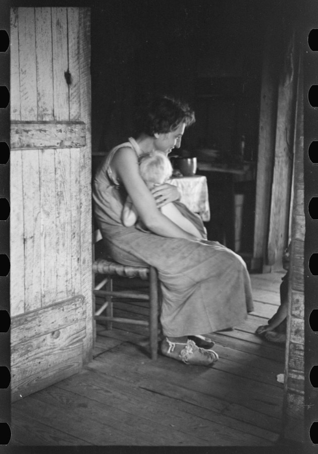 Lily Rogers Fields and children. Hale County, Alabama