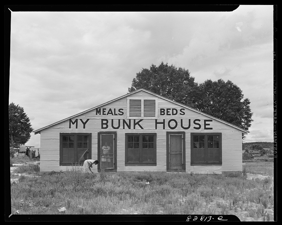 Childersburg, Alabama. Negro bunkhouse