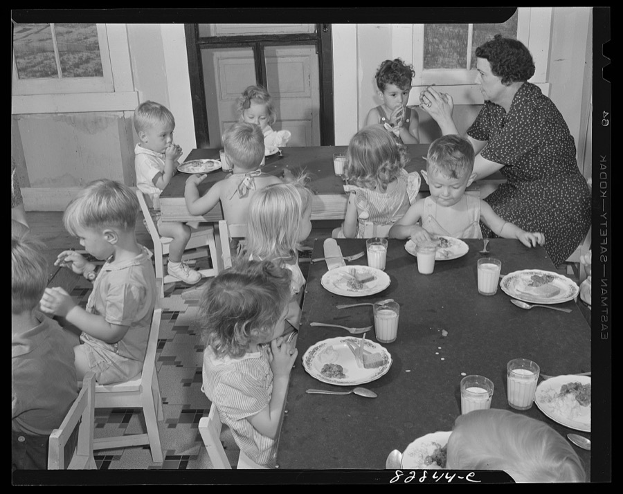 Childersburg, Alabama. Lunch period in the WPA (Works Progress Administration) day nursey for defense workers' children