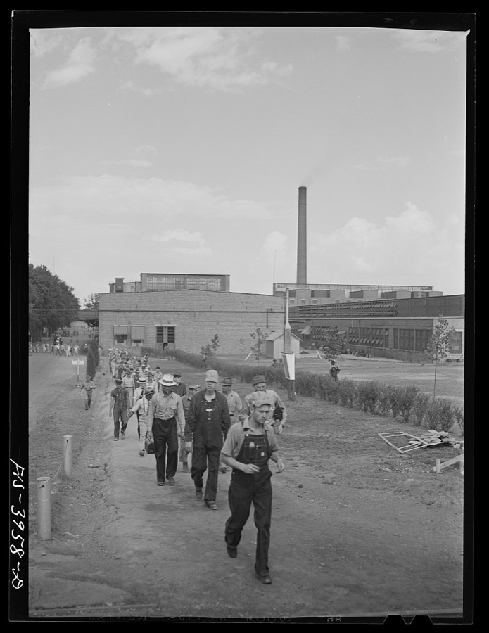 Wilson Dam, Alabama (Tennessee Valley Authority (TVA)). Workers leaving the chemical engineering plant