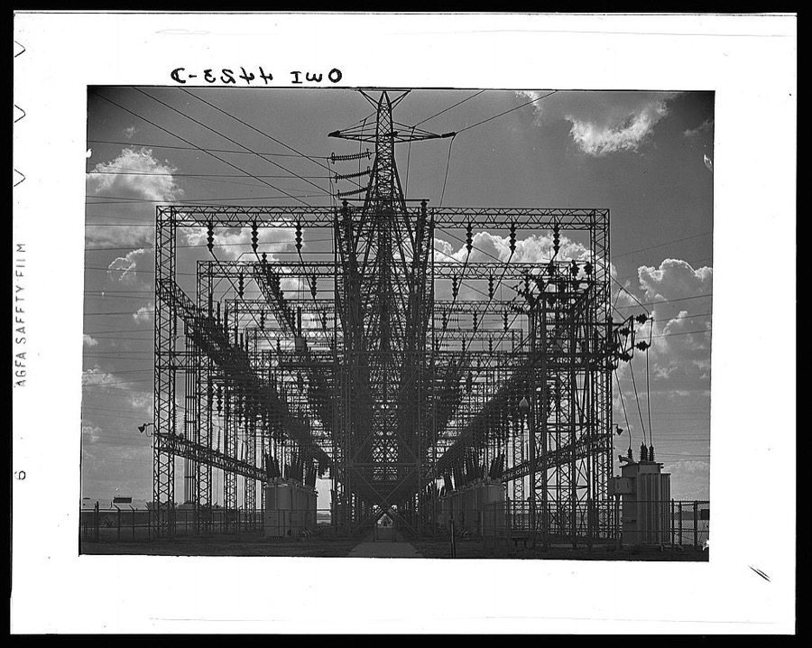Wheeler Dam, Alabama (Tennessee Valley Authority (TVA)). Electric switchyard