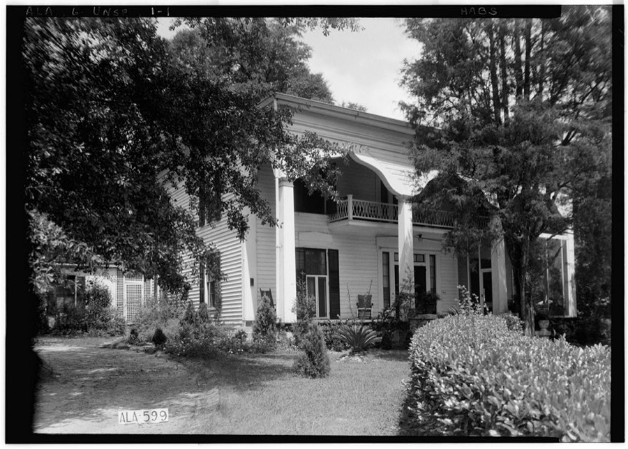 Mrs. Hugh Foster House, 201 Kennon Street, Union Springs, Bullock County, AL