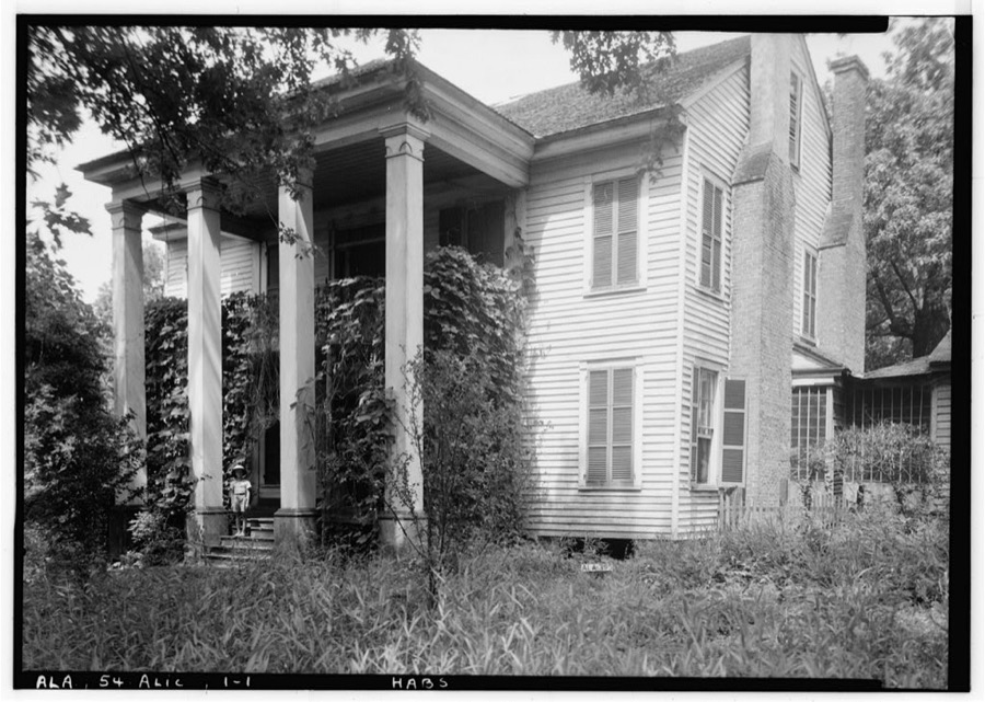 Ingleside, House & Outbuildings, Second Street (State Highway 14), Aliceville, Pickens County, AL