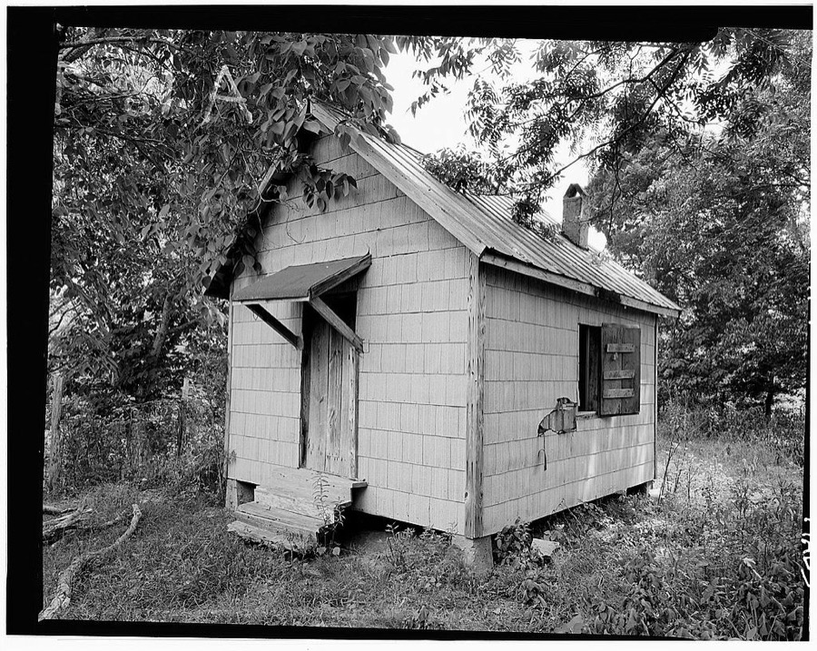 Charity House, Outbuilding, State Route 32 & County Route 1, Memphis, Pickens County, AL