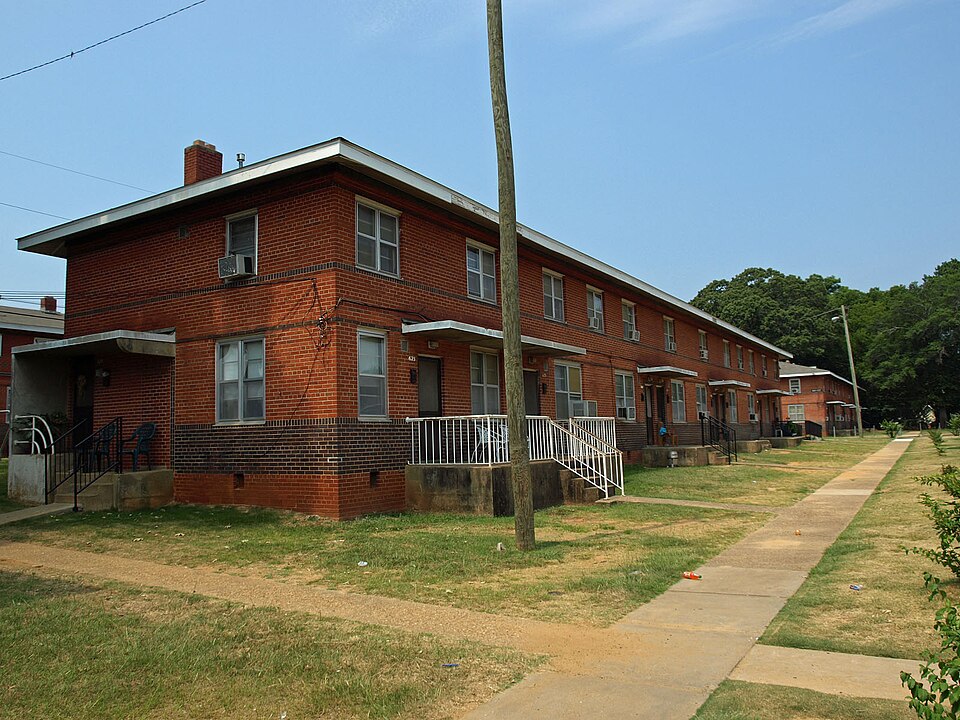 Photograph of Cleveland Court Apartments 620-638