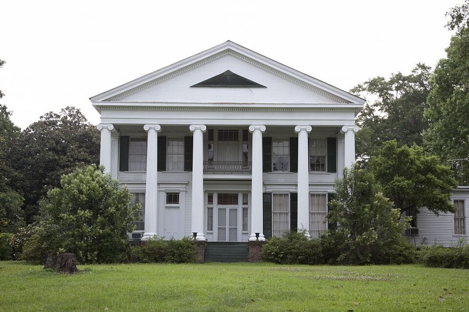 Photograph of Magnolia Hall
