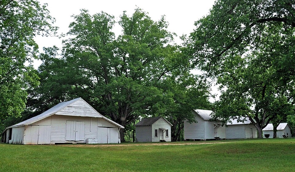 Photograph of Moore-Webb-Holmes Plantation
