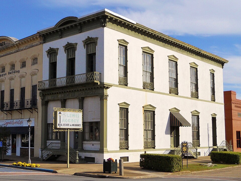Photograph of McNab Bank Building