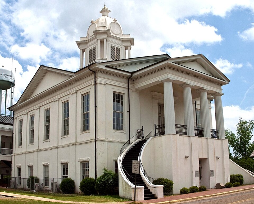 Photograph of Lowndes County Courthouse