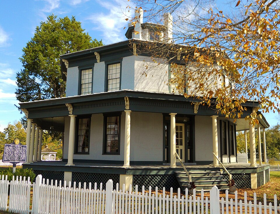 Photograph of Petty-Roberts-Beatty House