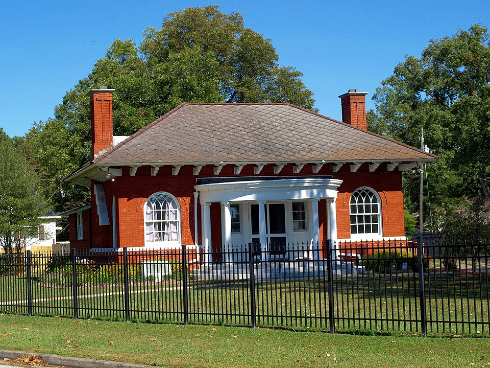 Photograph of Howard Gardner Nichols Memorial Library