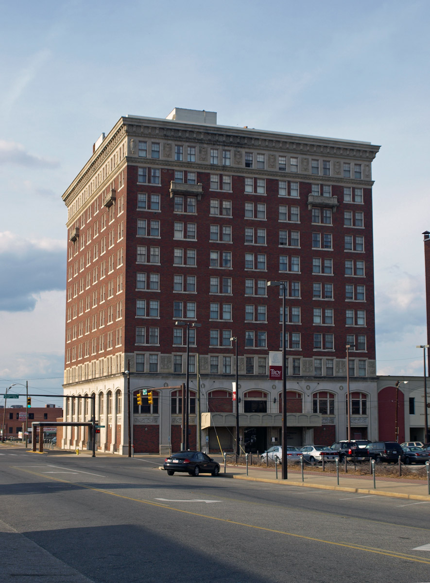 Photograph of Jefferson Davis Hotel