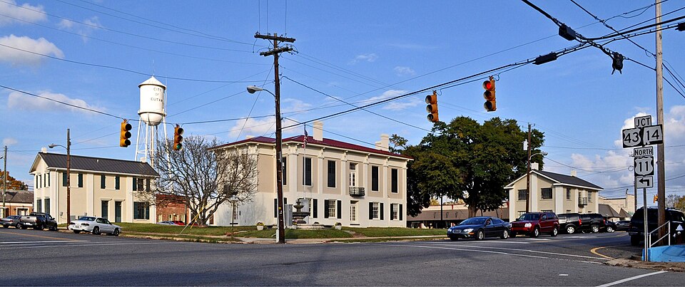 Photograph of Greene County Courthouse Square District