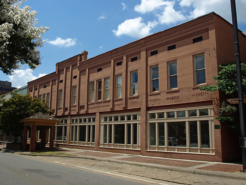 Photograph of Everett Building