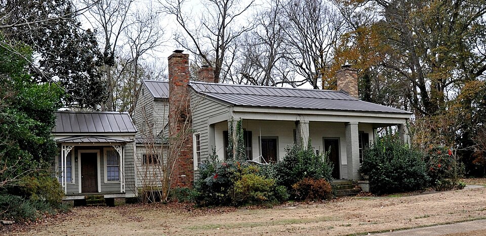 Photograph of Attoway R. Davis Home