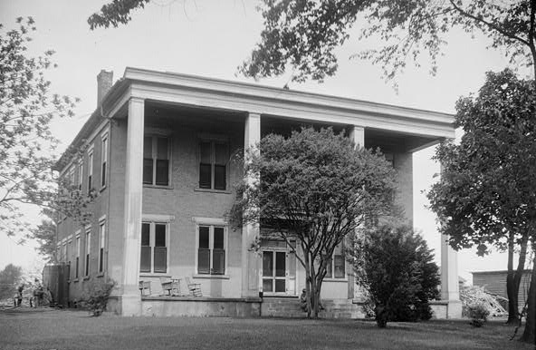 Photograph of Rhea-McEntire House