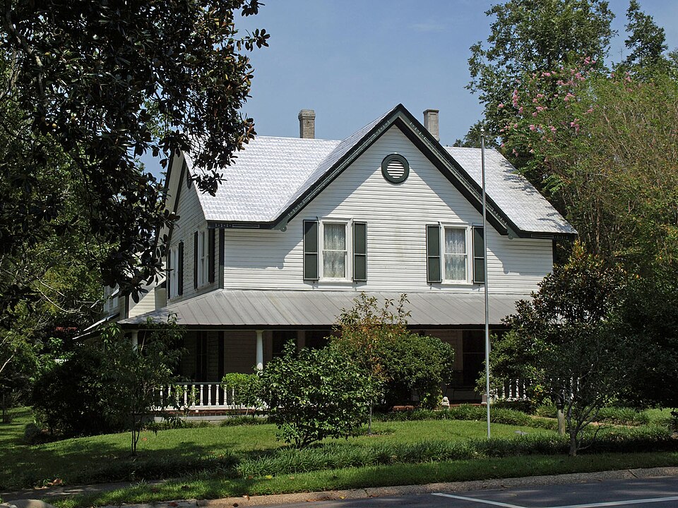 Photograph of Whittier Hall