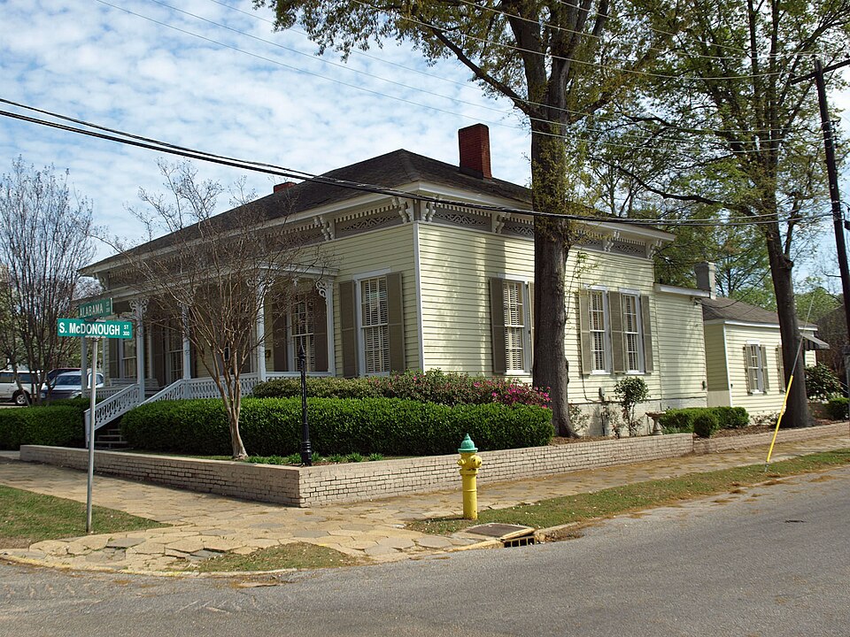Photograph of Smith-Joseph-Stratton House