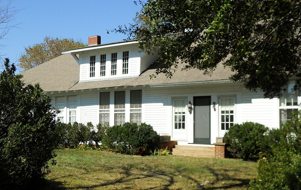 Photograph of Welch-Averiett House