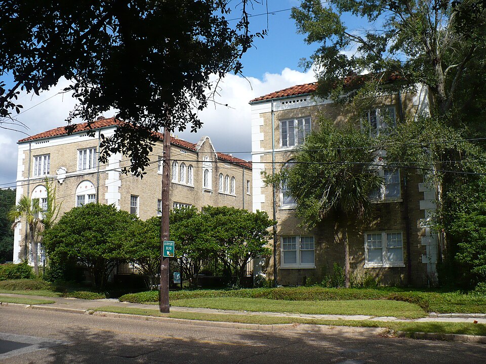 Photograph of Azalea Court Apartments