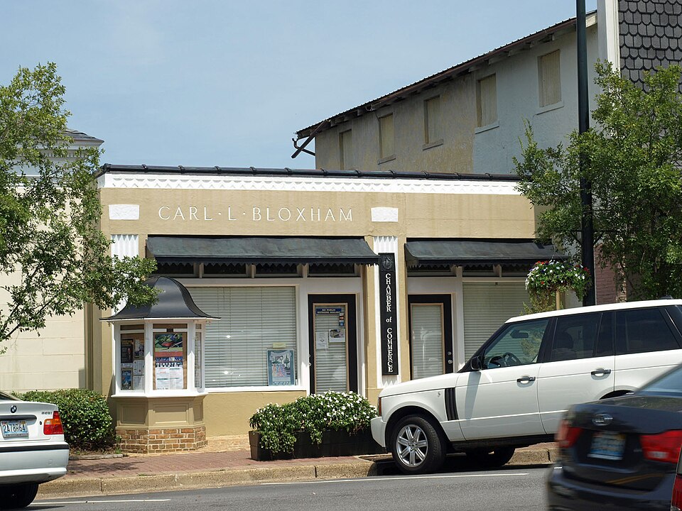 Photograph of Carl L. Bloxham Building