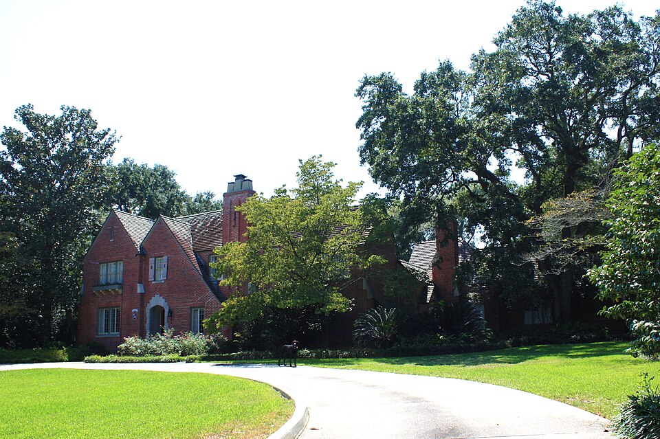 Photograph of Roberts House