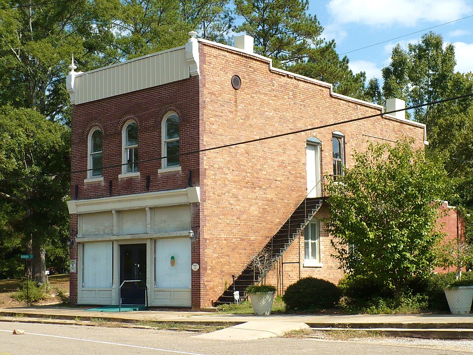 Photograph of Pine Apple Historic District