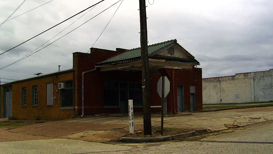 Photograph of Marathon Oil Service Station