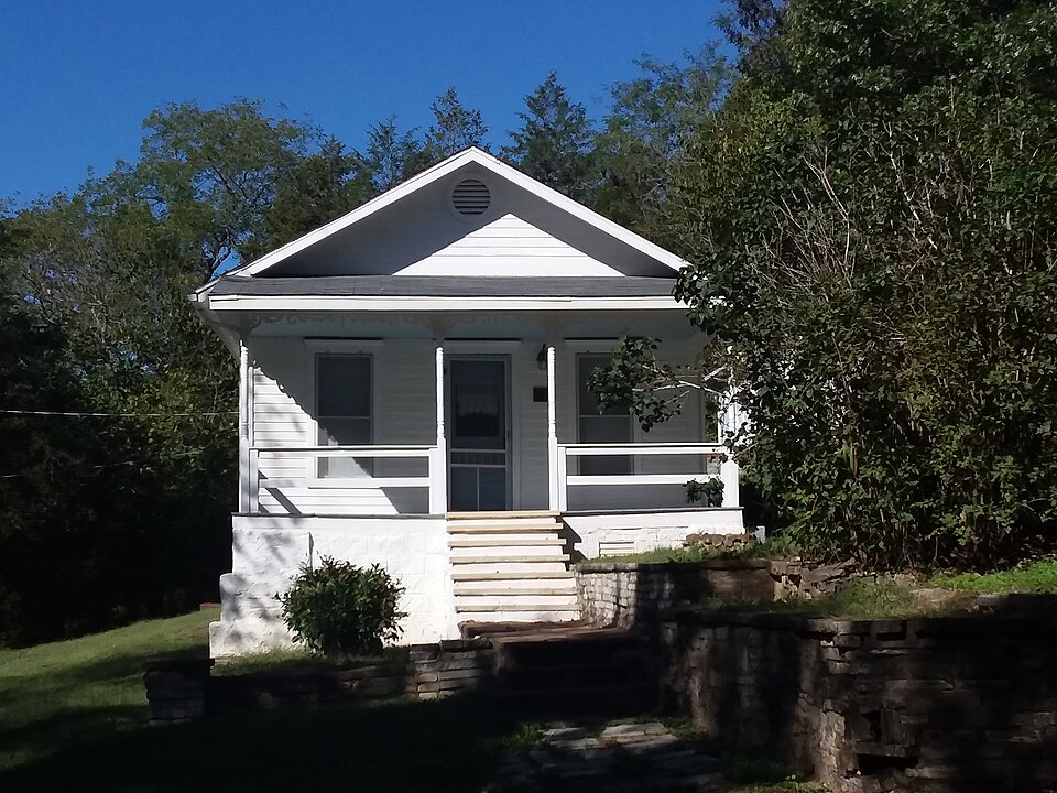 Photograph of Elliott and Anna Barham House