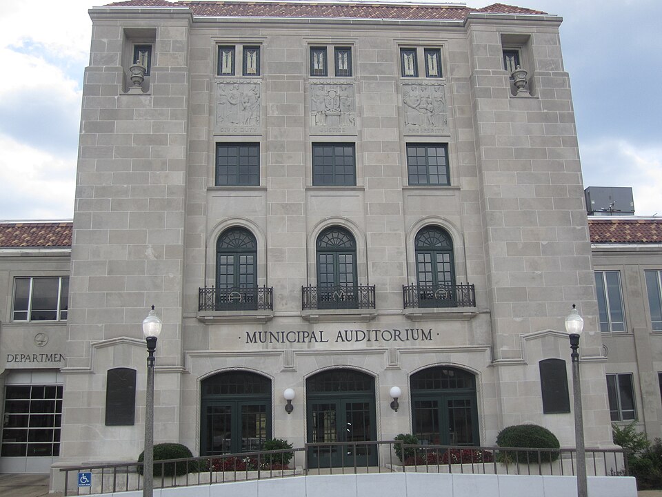 Photograph of Texarkana, Arkansas, Municipal Building