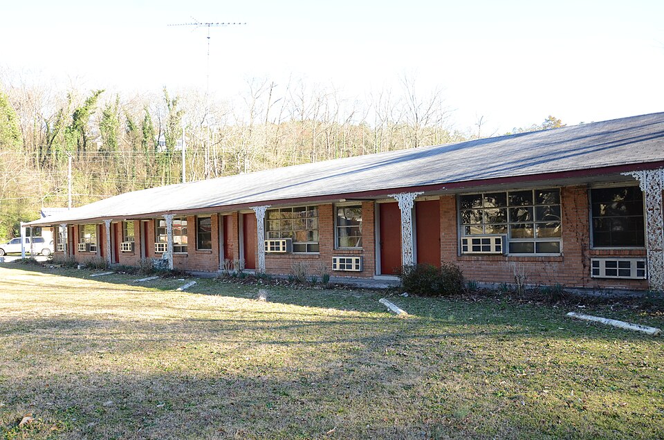 Photograph of Cottage Courts Historic District