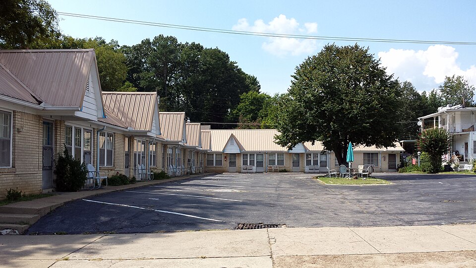 Photograph of Parkway Courts Historic District