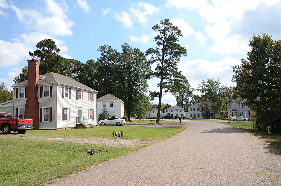 Photograph of Southwestern Proving Ground Officers Quarters Historic District