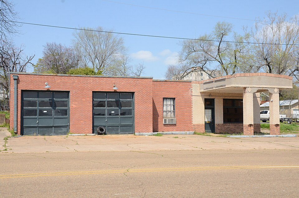 Photograph of Wallace Adams Service Station