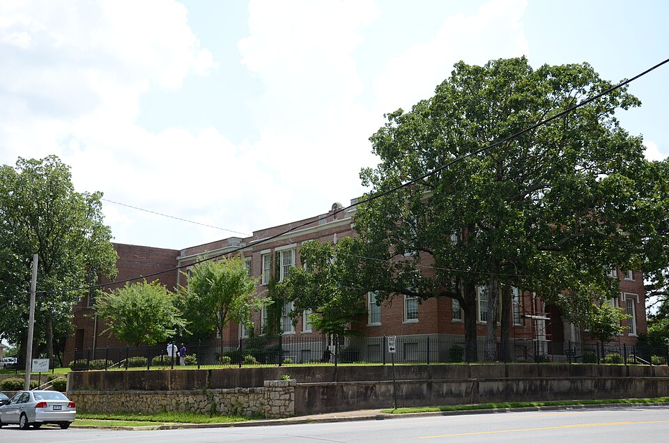 Photograph of Robert E. Lee School