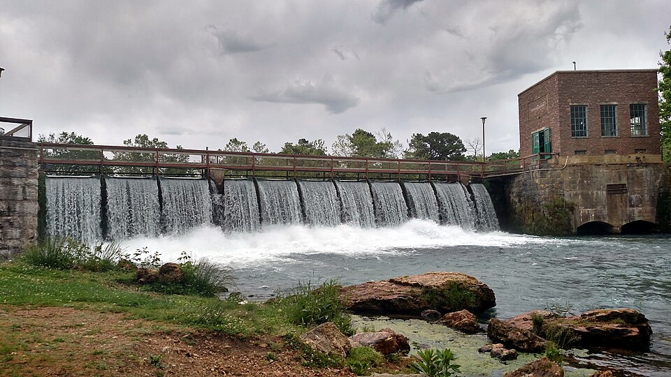Photograph of Mammoth Spring Dam and Lake