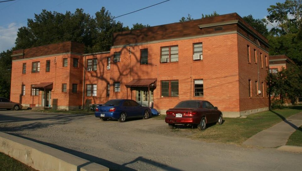 Photograph of Lasley's College Apartments