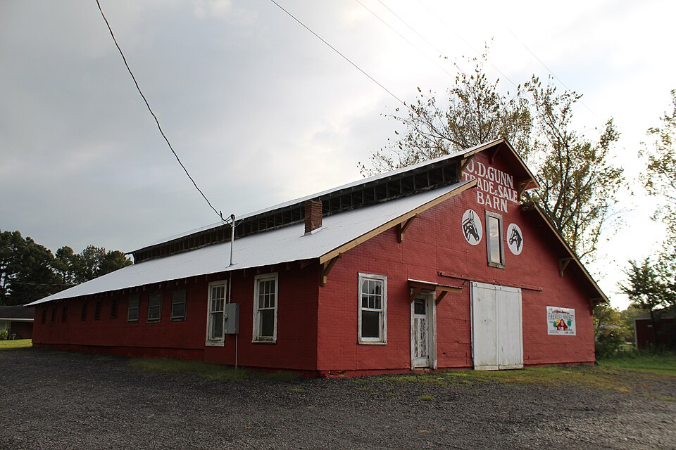 Photograph of O.D. Gunn Trade and Sale Barn