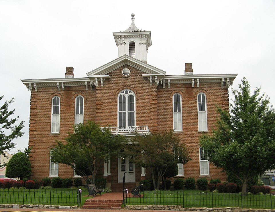Photograph of Old Randolph County Courthouse