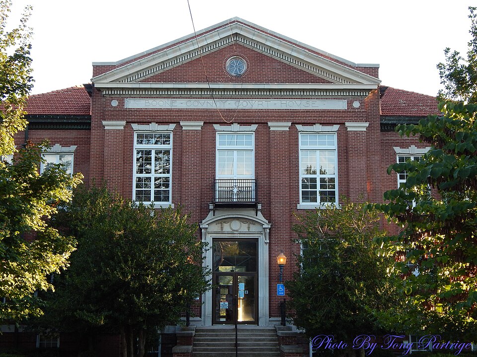 Photograph of Boone County Courthouse