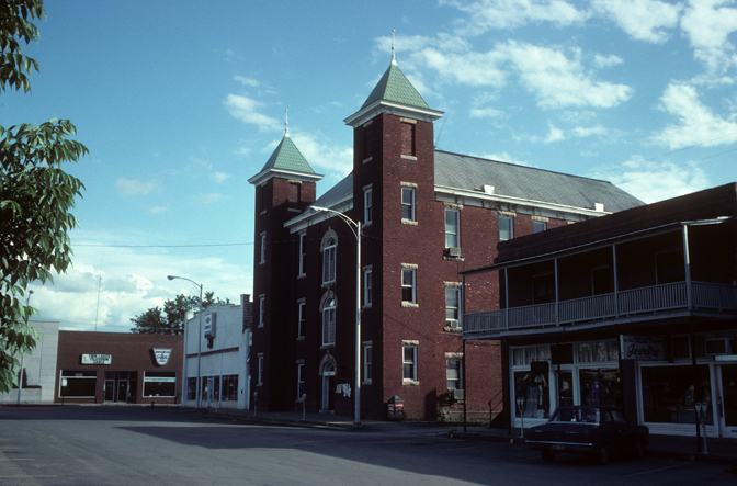 Photograph of Carroll County Courthouse, Eastern District