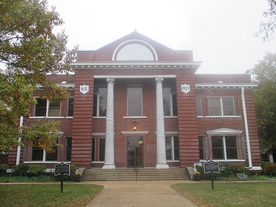Photograph of Little River County Courthouse