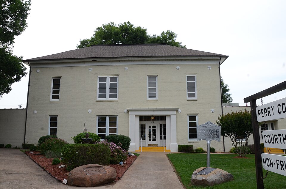Photograph of Perry County Courthouse
