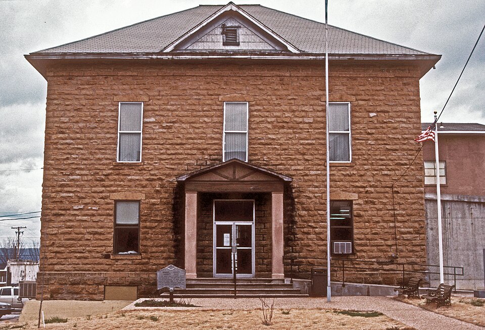 Photograph of Searcy County Courthouse
