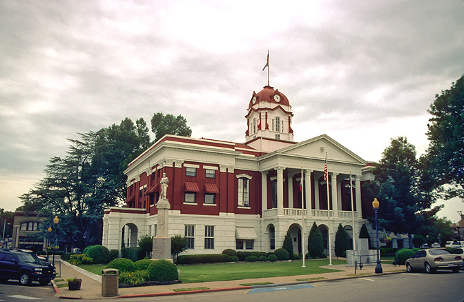 Photograph of White County Courthouse