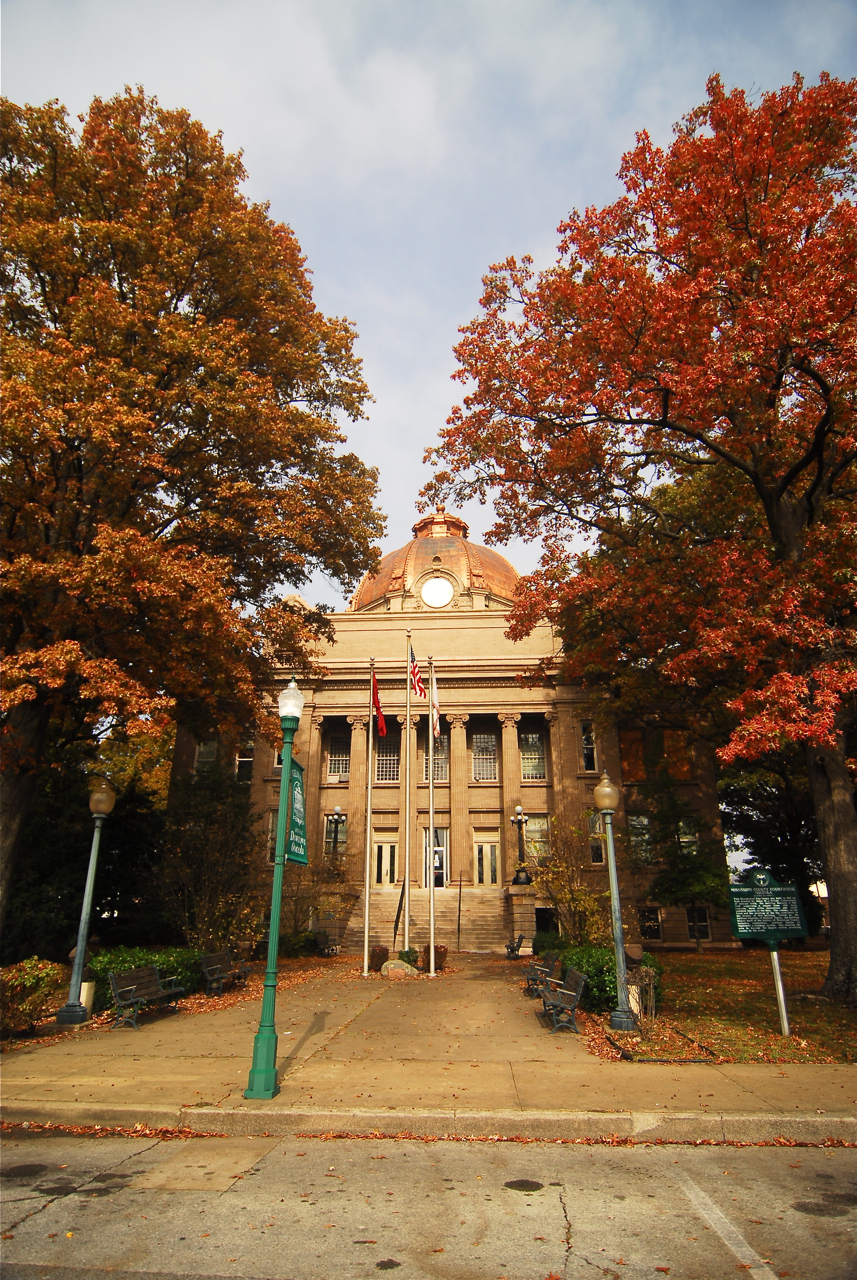 Photograph of Mississippi County Courthouse