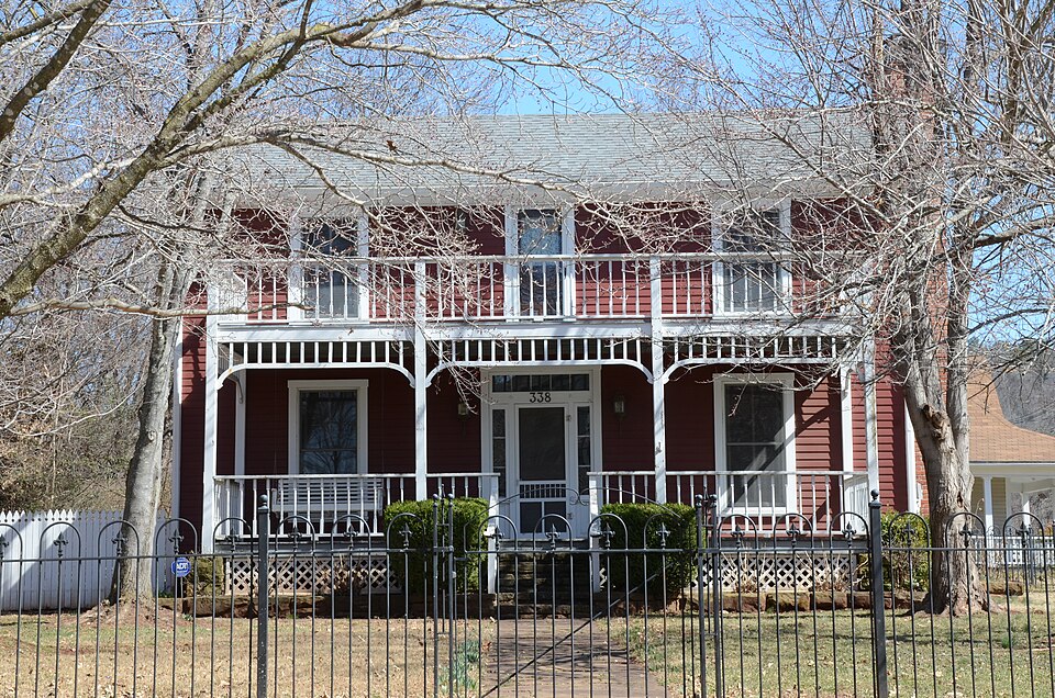 Photograph of Wade-Heerwagen House